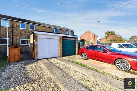 2 bedroom terraced house for sale, Armscroft Gardens, Gloucester