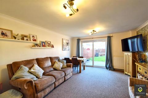 2 bedroom terraced house for sale, Armscroft Gardens, Gloucester