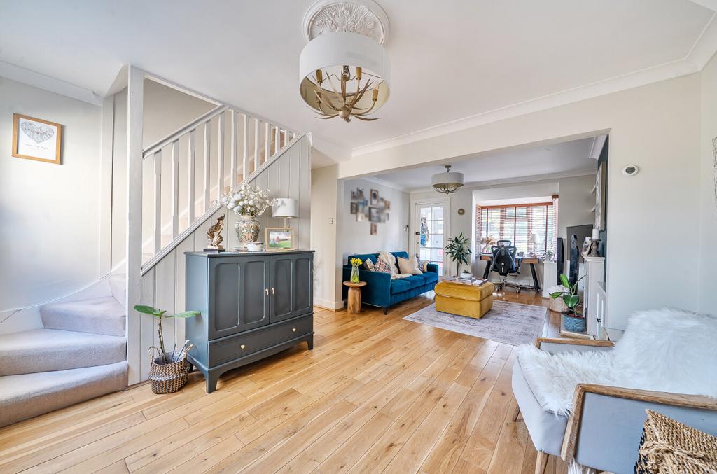 1432375-15-69bbf9...