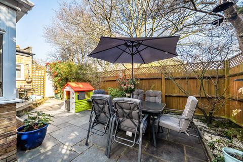3 bedroom end of terrace house for sale, Aynscombe Angle, Orpington, BR6