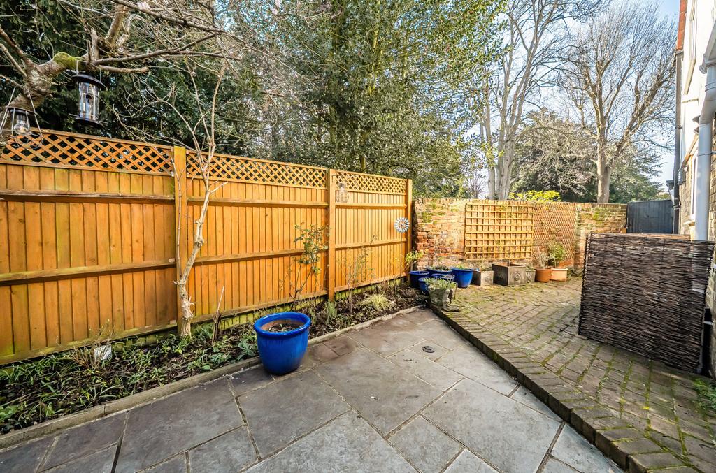 1432375-5-69bbf8c...