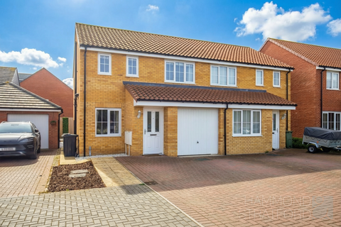 3 bedroom semi-detached house for sale, Deer Vale, Hethersett