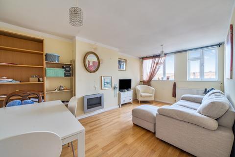 1 bedroom flat to rent, St. James Lane London N10