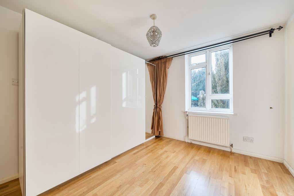 1432244-4-69bdb26...