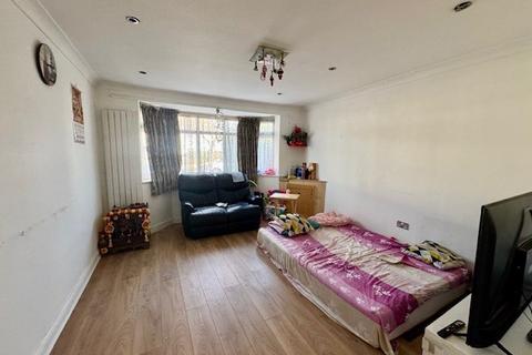 3 bedroom terraced house for sale, Kings Road, Harrow HA2
