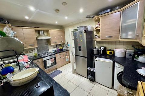 3 bedroom terraced house for sale, Kings Road, Harrow HA2