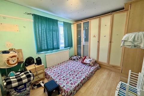 3 bedroom terraced house for sale, Kings Road, Harrow HA2