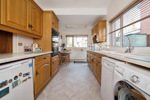 3 bedroom semi-detached house for sale, Passfield Avenue, Eastleigh