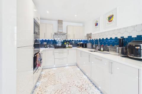 3 bedroom end of terrace house for sale, Elizabeth Place, Eton Wick, Berkshire, SL4