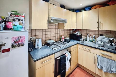 2 bedroom property to rent, Kenton Road, Harrow, HA3