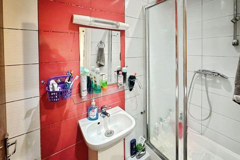 2 bedroom property to rent, Kenton Road, Harrow, HA3