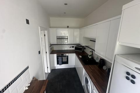 2 bedroom flat to rent, Scholars Court, NORTHAMPTON