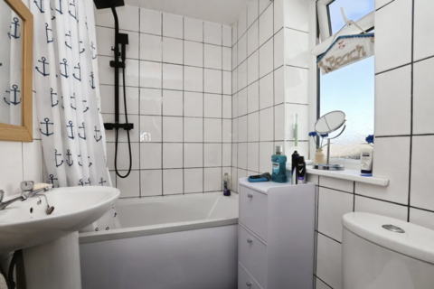 2 bedroom flat to rent, Ashbourne Lodge 18a, Hazelwood Lane, London, Greater London