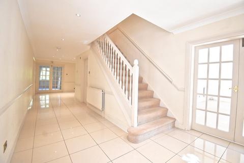 5 bedroom detached house to rent, Beech Close, Cobham, KT11