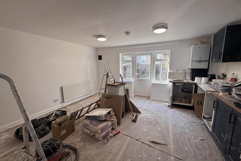 3 bedroom terraced house to rent, Sydney Road,  Feltham, TW14