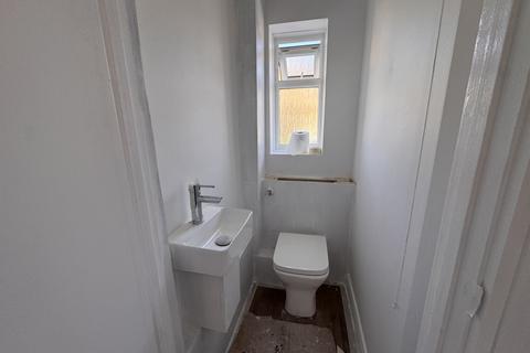 3 bedroom terraced house to rent, Sydney Road,  Feltham, TW14