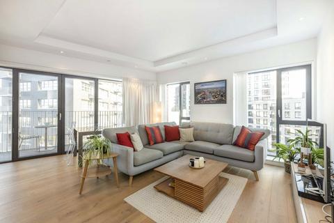 2 bedroom flat to rent, Botanic Square, London E14