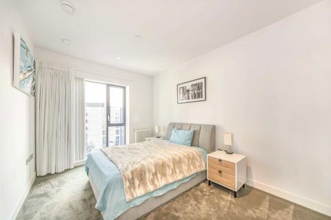 2 bedroom flat to rent, Botanic Square, London E14