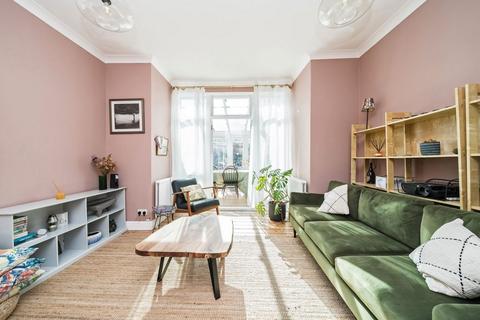 2 bedroom flat for sale, Ickburgh Road, London E5