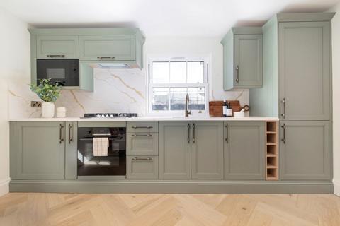 2 bedroom flat for sale, Dalston Lane, London E8