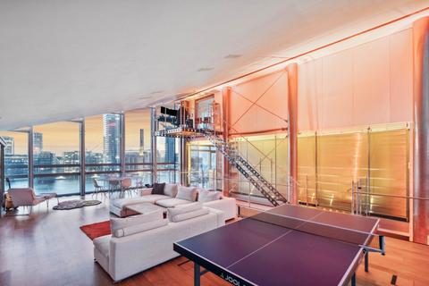 3 bedroom penthouse to rent, The Montevetro Building, SW11
