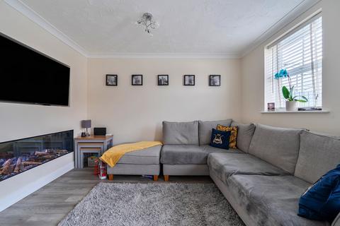 3 bedroom semi-detached house for sale, Kingfisher Road, Shefford, SG17