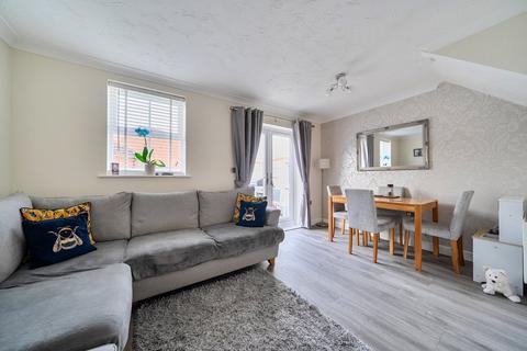3 bedroom semi-detached house for sale, Kingfisher Road, Shefford, SG17