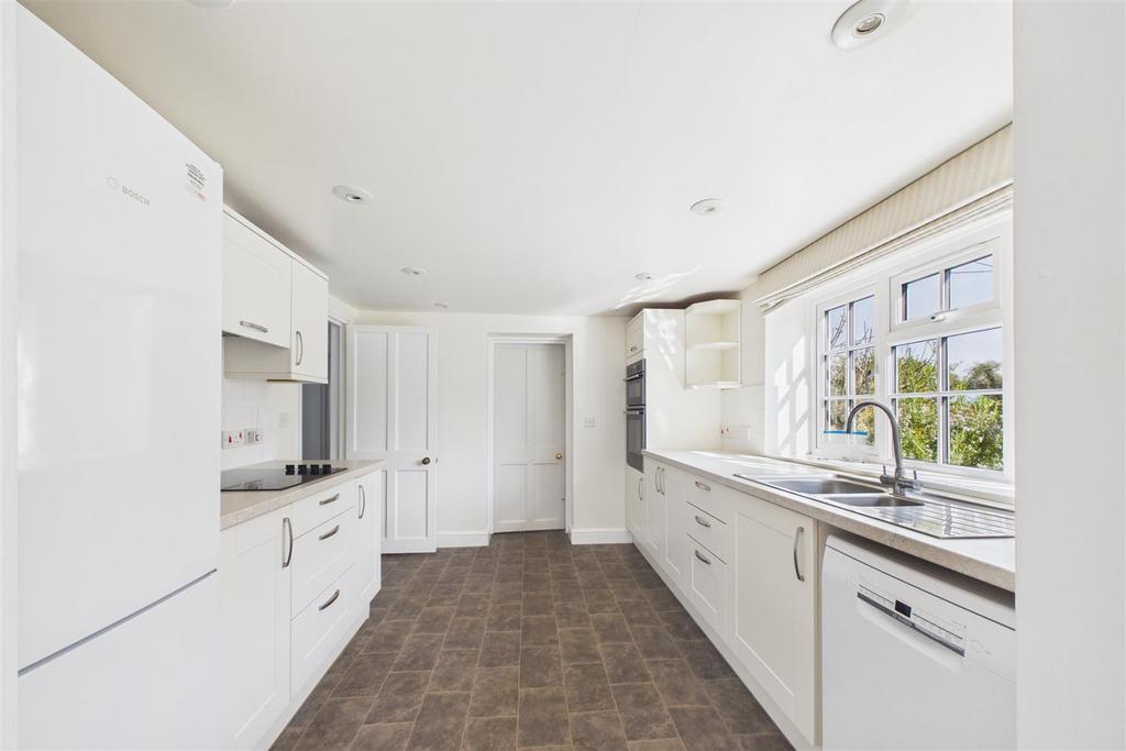 CAM01894 G0-PR0279-STILL028 - Copy.jpg