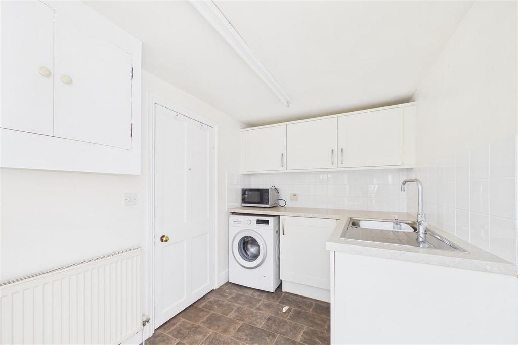 CAM01894 G0-PR0279-STILL026 - Copy.jpg