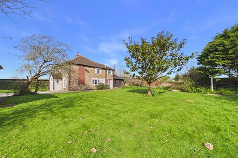 4 bedroom detached house to rent, Manor Lane, South Mundham