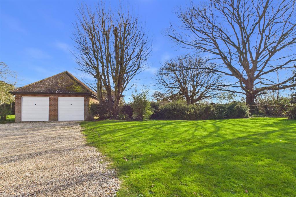 CAM01894 G0-PR0279-STILL047.jpg