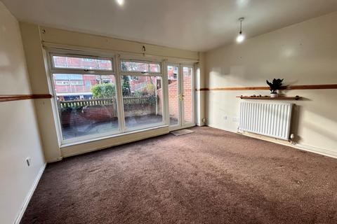 2 bedroom flat to rent, Shepherds Gardens, Birmingham, B15