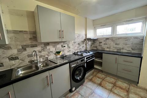 2 bedroom flat to rent, Shepherds Gardens, Birmingham, B15