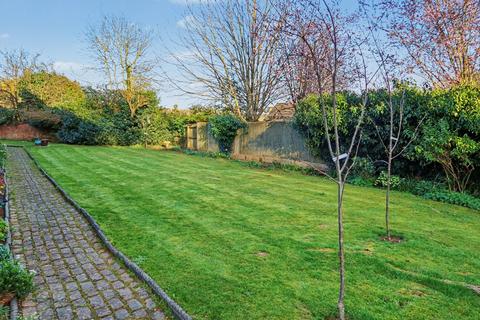 2 bedroom flat for sale, Fircroft, Hightown Road, Banbury