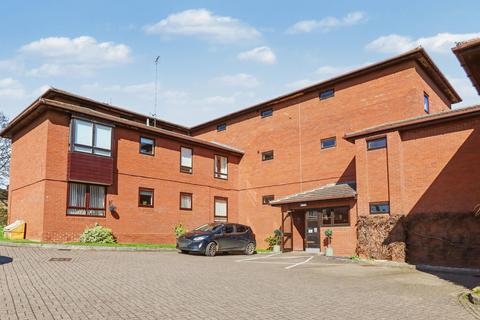 2 bedroom flat for sale, Fircroft, Hightown Road, Banbury