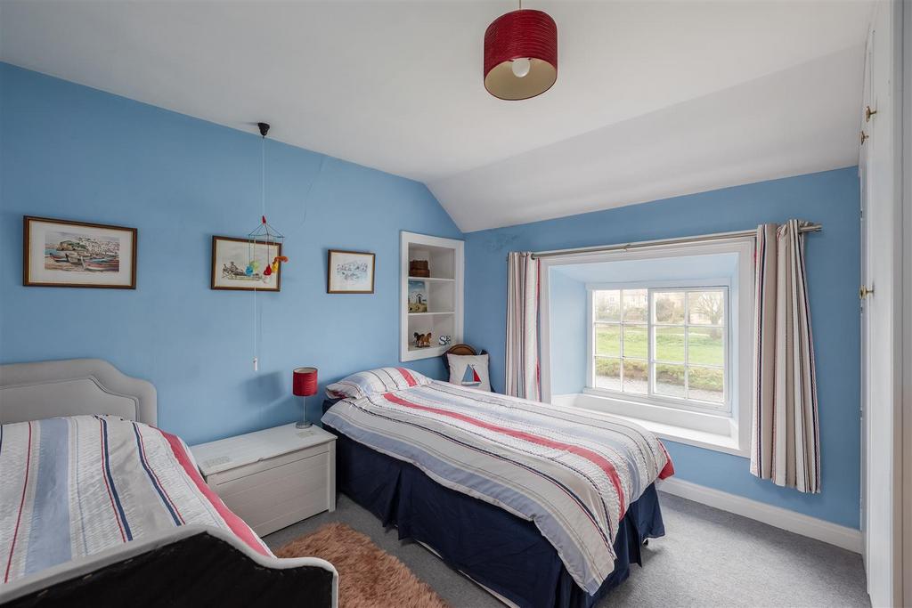 Bridge Farm Bedroom 2.jpg