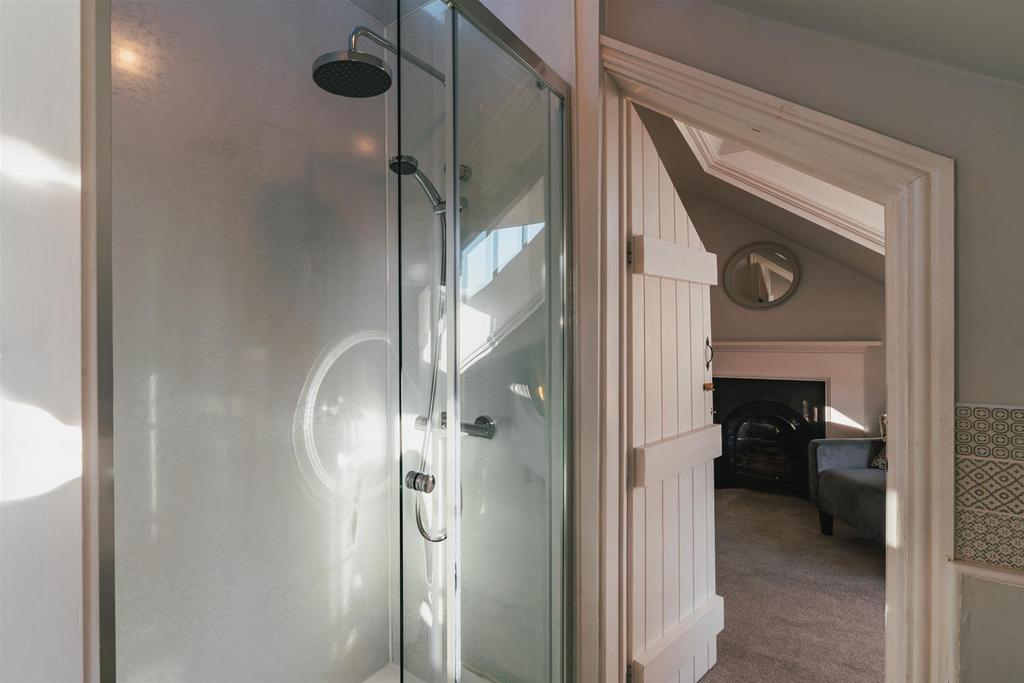 Jack-and-Jill En-Suite Shower Room