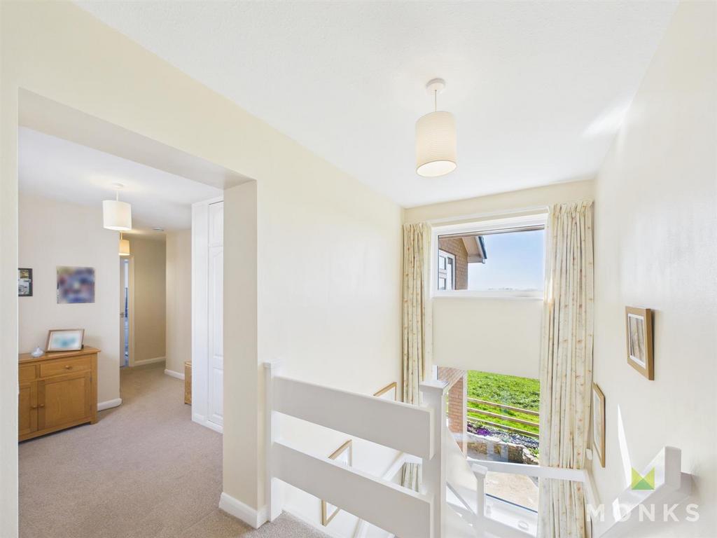 CAM01348 G0-PR0800-STILL023.jpg