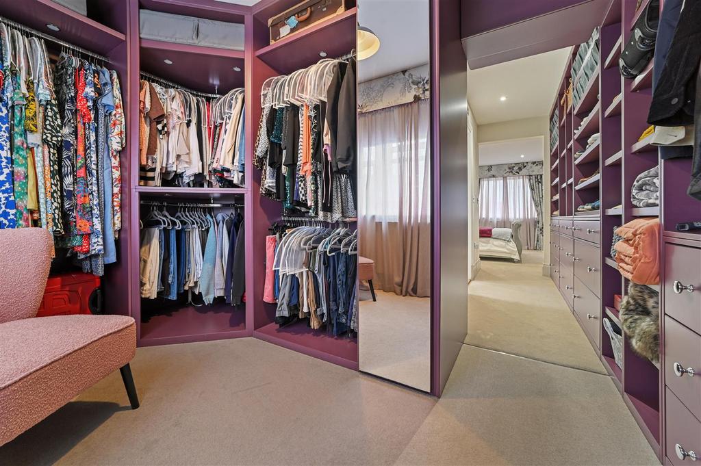Dressing room/bedroom four