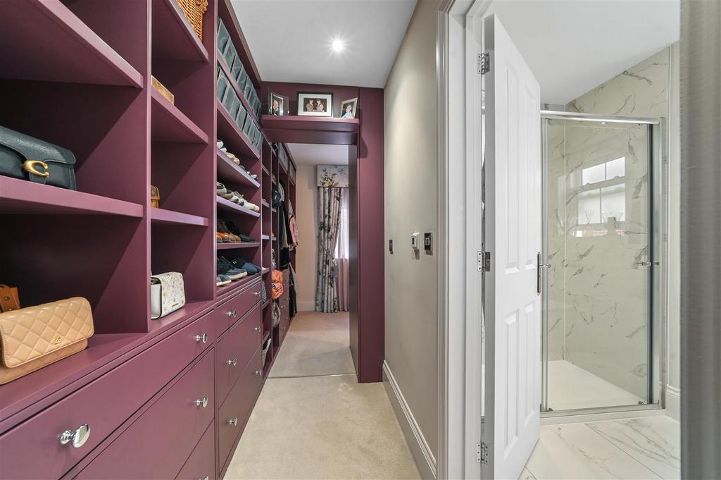 Dressing area / en suite to bedroom one