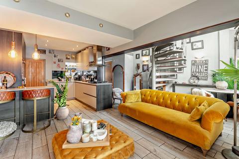 undefined, Worple Way, Richmond