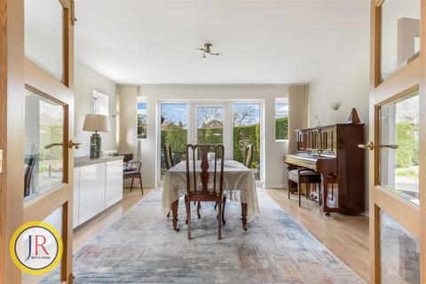 2 bedroom detached bungalow for sale, High Ridge, Cuffley