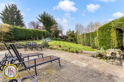 2 bedroom detached bungalow for sale, High Ridge, Cuffley