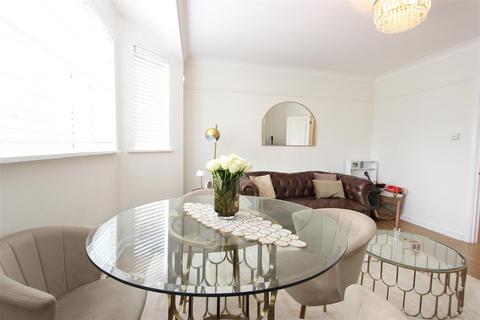 2 bedroom apartment to rent, Duncan Court, London, N21