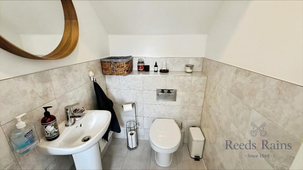 Cloakroom/Wc