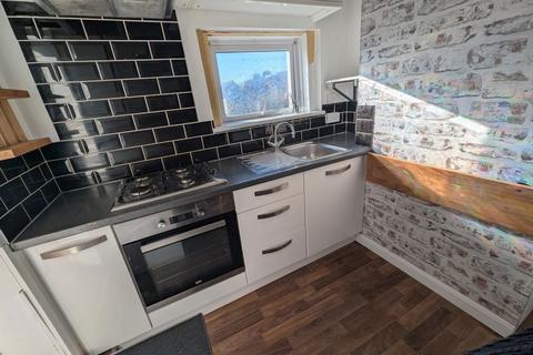 2 bedroom apartment to rent, York Avenue, East Cowes