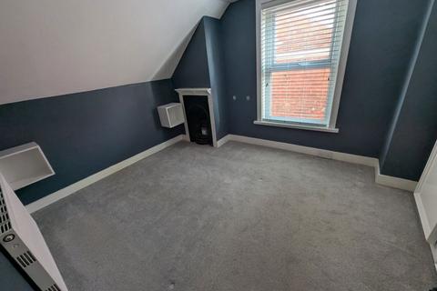 2 bedroom apartment to rent, York Avenue, East Cowes
