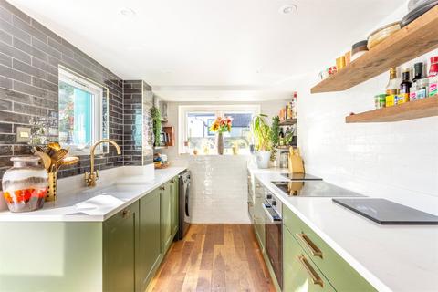 3 bedroom terraced house for sale, Lynton Street, Brighton BN2