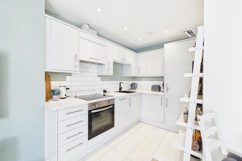 2 bedroom apartment for sale, Bath Road, Cheltenham, Gloucestershire, GL53