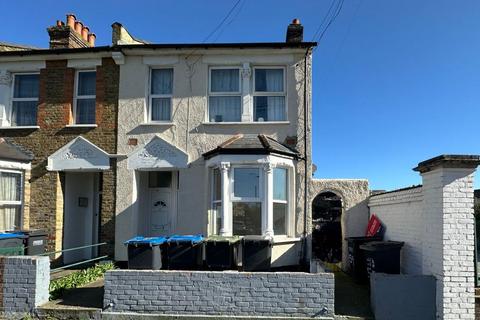 59 Gillett Road, Thornton Heath, Surrey, CR7 8RL